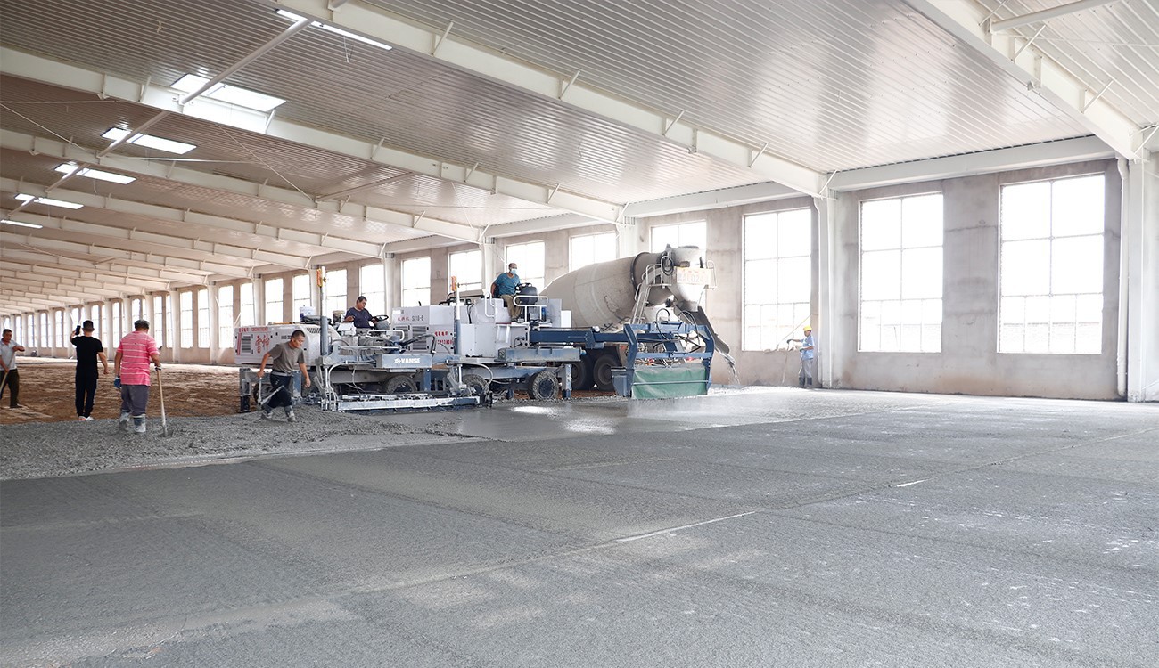 Initial grinding and slurry breaking and throwing wear-resistant aggregates Initial grinding and slurry breaking and throwing wear-resistant aggregates